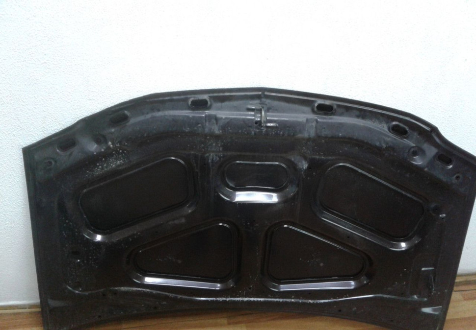 Капот Lada Largus (вмятина) (скл-3) Капот Lada Largus (вмятина) (скл-3)