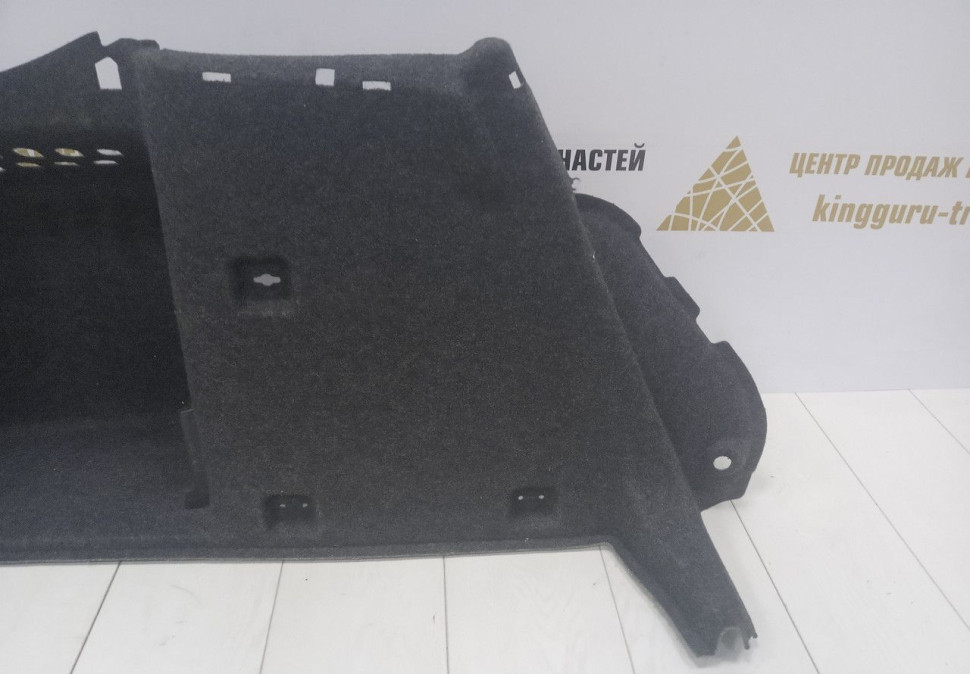 Обивка багажника левая Skoda Octavia A7 OEM 5E5867427J Обивка багажника левая Skoda Octavia A7 OEM 5E5867427J