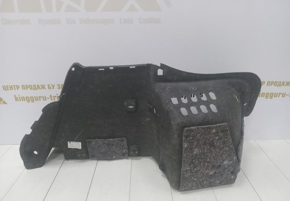 Обивка багажника левая Skoda Octavia A7 OEM 5E5867427J Обивка багажника левая Skoda Octavia A7 OEM 5E5867427J