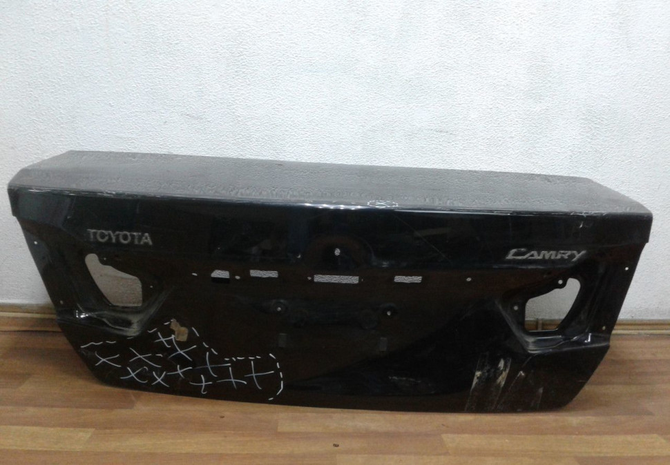 Крышка багажника Toyota Camry V50 (вмятина)