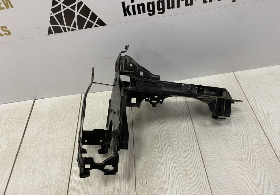 Кронштейн под фару левый BMW 5 F10 OEM 51647200793