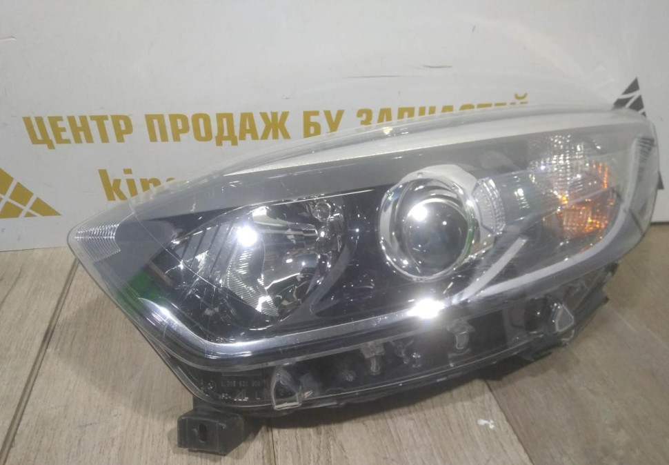 Фара левая бу Renault Kaptur OEM 260602042R