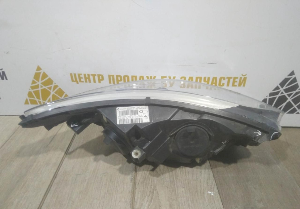 Фара левая бу Renault Kaptur OEM 260602042R