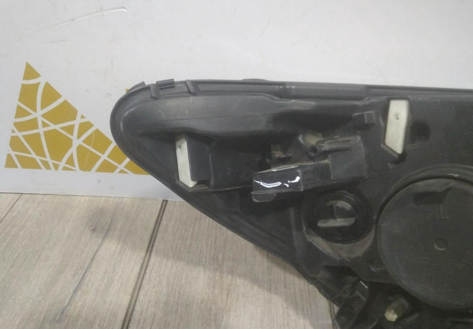 Фара левая бу Renault Kaptur OEM 260602042R