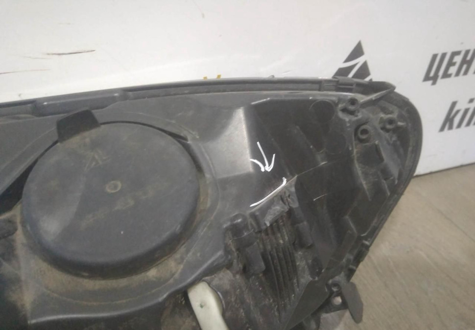 Фара левая бу Renault Kaptur OEM 260602042R