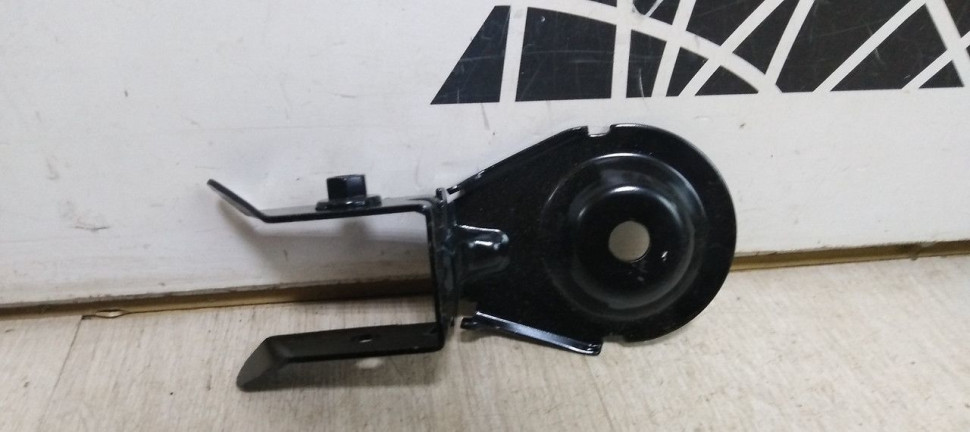 Кронштейн переднего бампера левый Chevrolet Cruze oem 94826580 (скл-3)