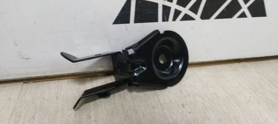 Кронштейн переднего бампера левый Chevrolet Cruze oem 94826580 (скл-3)