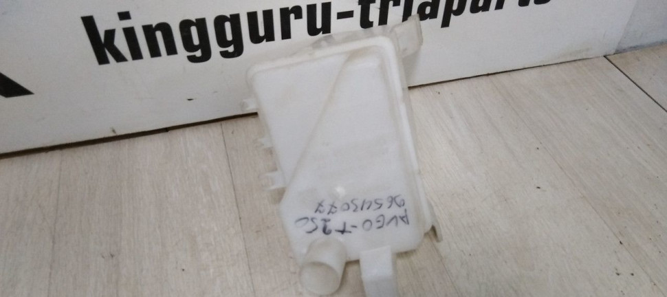 Бачок омывателя Chevrolet Aveo T200 oem 96543077 (скл-3) Бачок омывателя Chevrolet Aveo T200 oem 96543077 (скл-3)