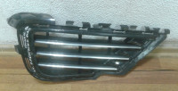 Решетка переднего бампера правая Volkswagen Touareg NF рест R-Line oem 7p6583666g