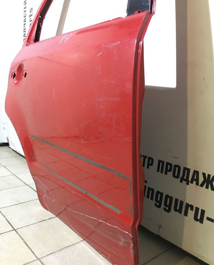 Дверь задняя правая бу Suzuki SX4 хетчбек OEM 6800375811 (скл-3)