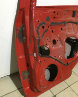 Дверь задняя правая бу Suzuki SX4 хетчбек OEM 6800375811 (скл-3)