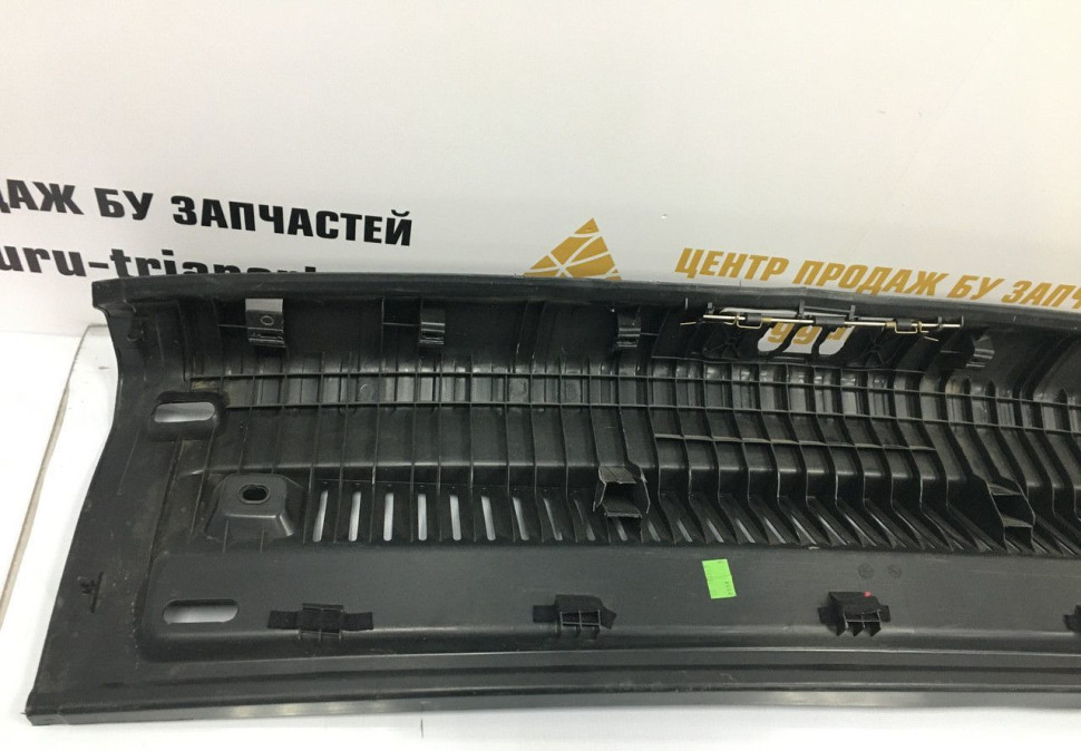 Обшивка задней панели Volkswagen Tiguan 1 2007 OEM 5N0863459