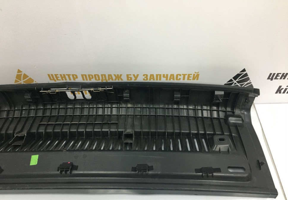 Обшивка задней панели Volkswagen Tiguan 1 2007 OEM 5N0863459