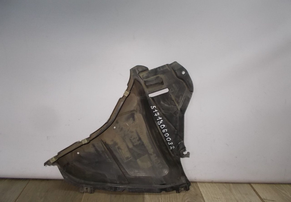 Защита переднего бампера правая бу BMW 5 G30 M-Pack OEM 51718060032