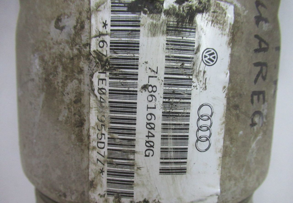 Амортизатор передний правый Volkswagen Touareg 1 oem 7l8616040g