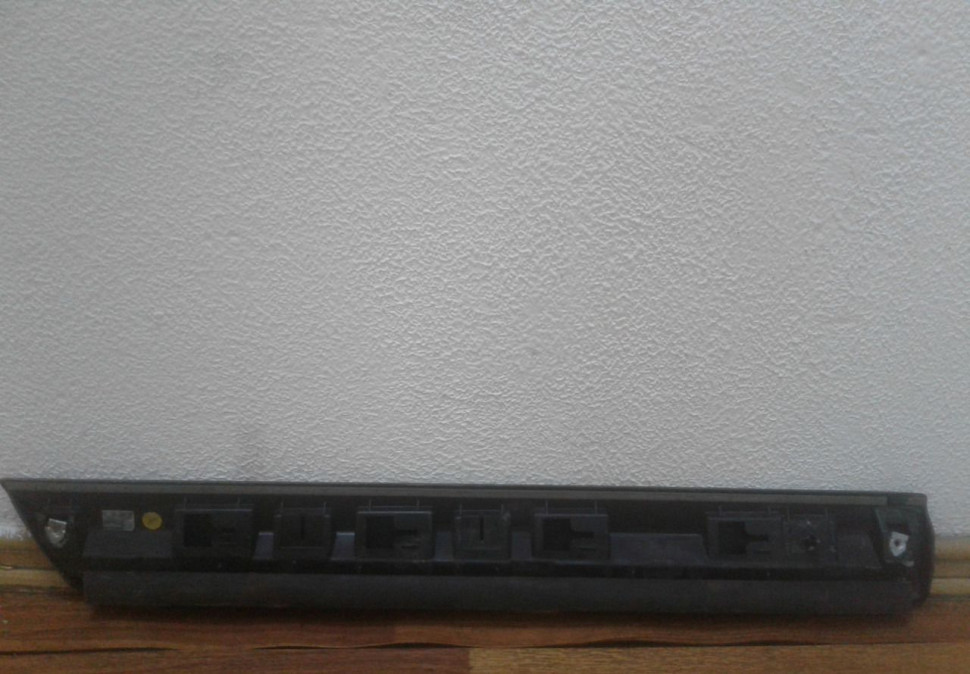 Накладка задней левой двери Volkswagen Passat B8 (14>) oem 3g0854901