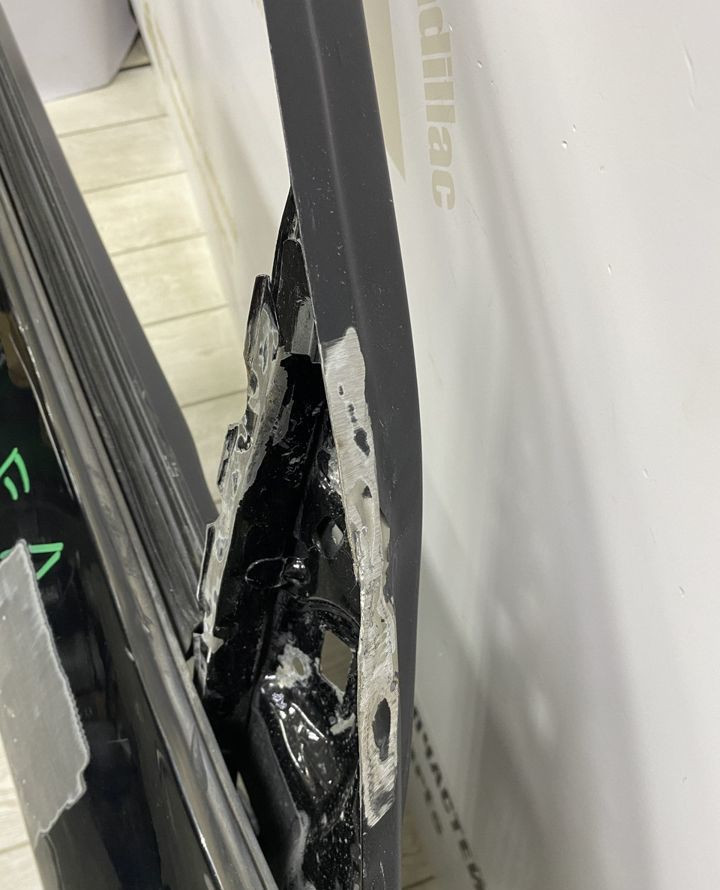 Дверь передняя правая BMW X1 F48 OEM 41007414370 Дверь передняя правая BMW X1 F48 OEM 41007414370