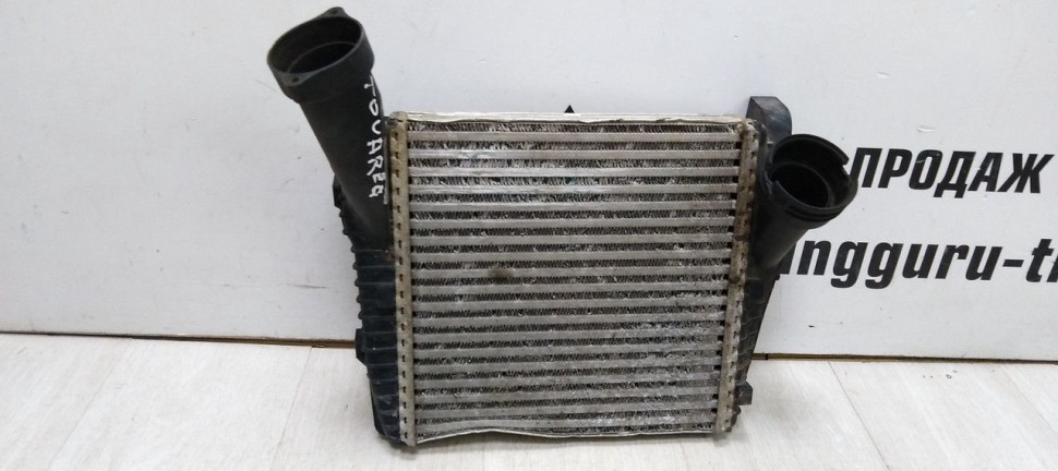 Интеркулер левый Volkswagen Touareg 1 (02-10) oem 7L6145803d
