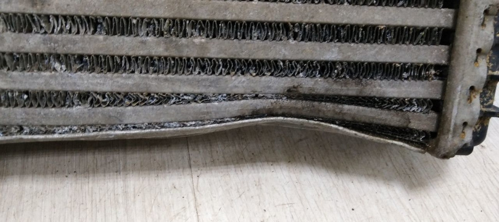 Интеркулер левый Volkswagen Touareg 1 (02-10) oem 7L6145803d