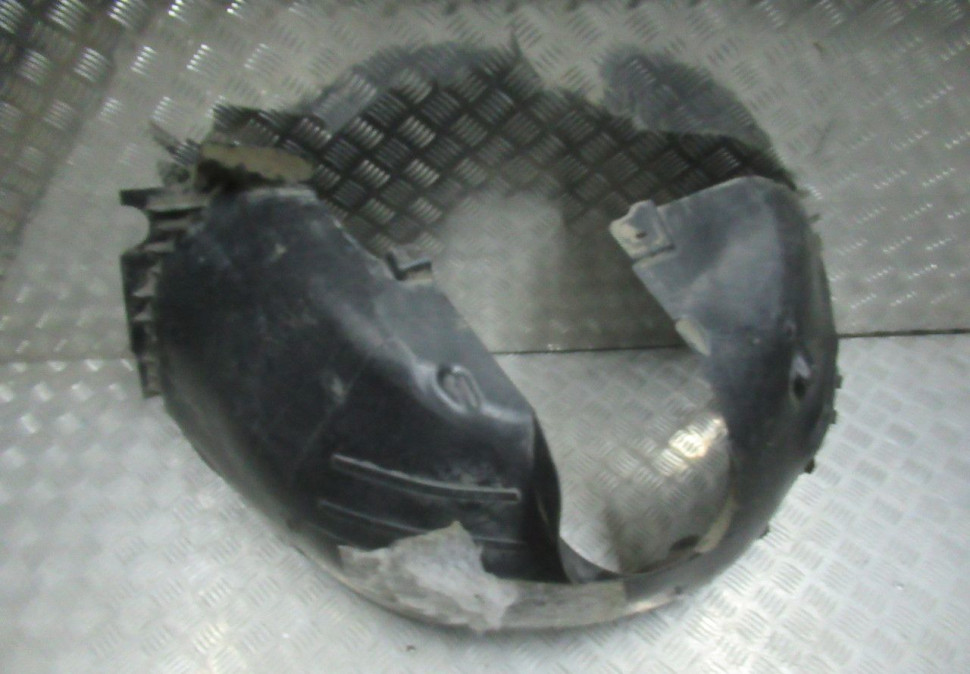 Подкрылок передний правый Volkswagen Passat B8 oem 3g0805970e