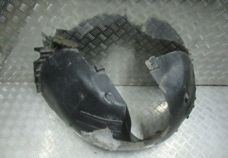 Подкрылок передний правый Volkswagen Passat B8 oem 3g0805970e