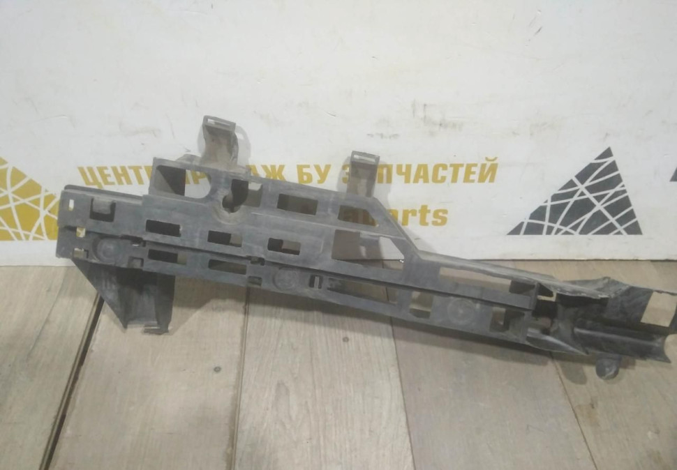 Абсорбер заднего бампера левый бу Renault Clio OEM 8200699810