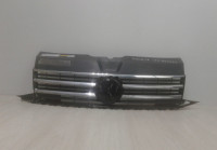 Решетка радиатора Volkswagen Transporter Т6 15-  Oem 7E5853653 (слом.часть )