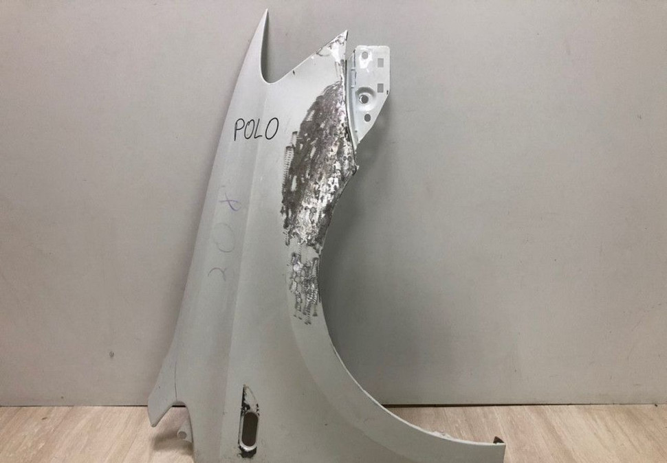 Крыло переднее правое Volkswagen Polo седан oem 6R0821106 (после ремонта)