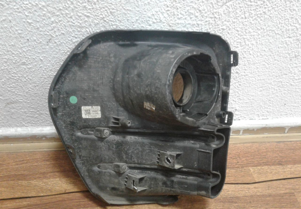 Решетка птф правая Kia Sportage 4 (16>) (скол) oem 86522F1100 Решетка птф правая Kia Sportage 4 (16>) (скол) oem 86522F1100