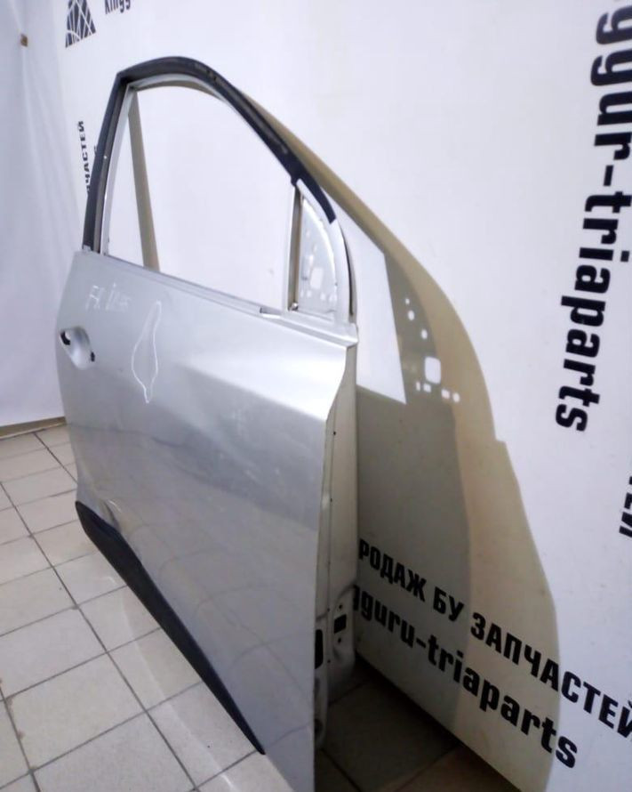 Дверь передняя правая Hyundai IX35 oem 760042Y010 (скл-3)