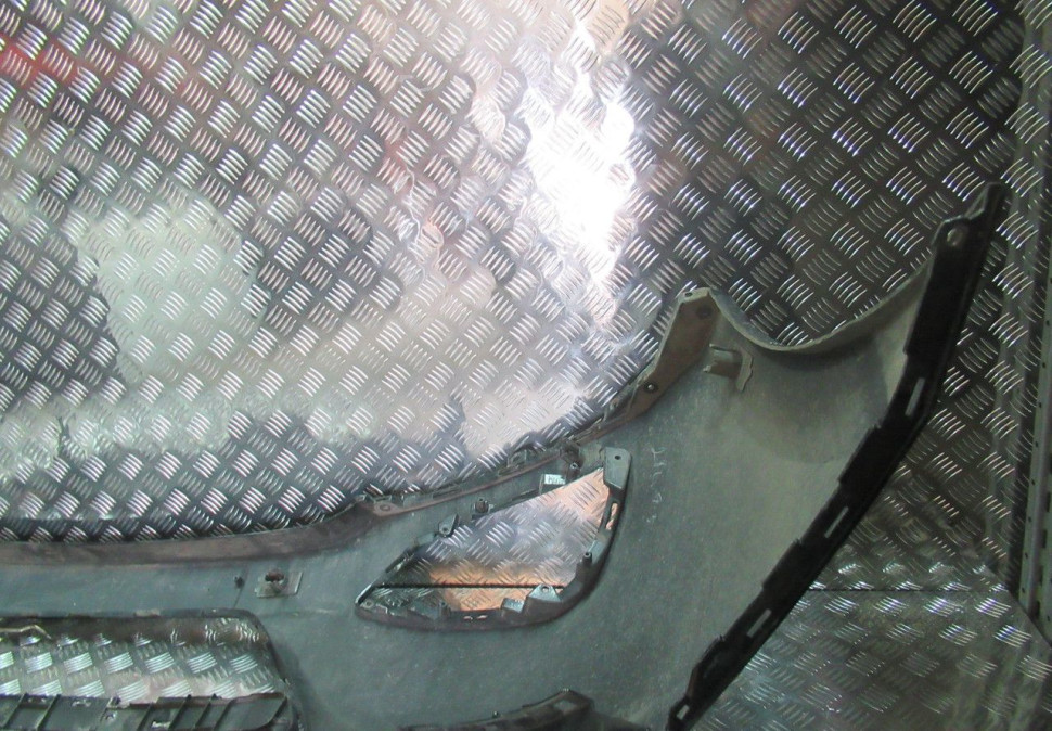 Бампер передний Hyundai IX35 (10>) oem 865112Y000 (трещины)