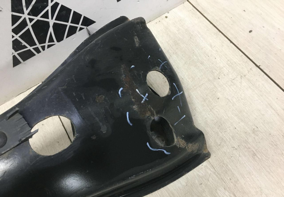 Усилитель переднего бампера Volkswagen Transporter T5 OEM 7H0807109 Усилитель переднего бампера Volkswagen Transporter T5 OEM 7H0807109