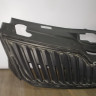 Решетка радиатора бу Skoda Rapid OEM 5JA853668