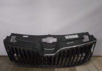 Решетка радиатора бу Skoda Rapid OEM 5JA853668