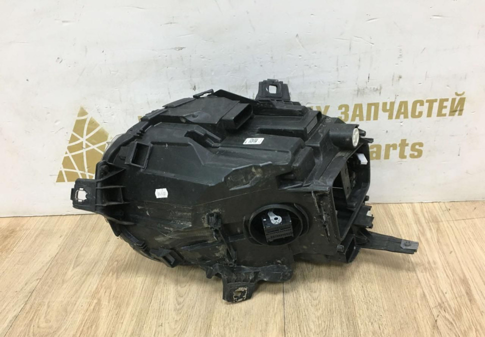 Фара ЛЭД LED правая Mini Cooper F56 рестайлинг OEM 63118738652