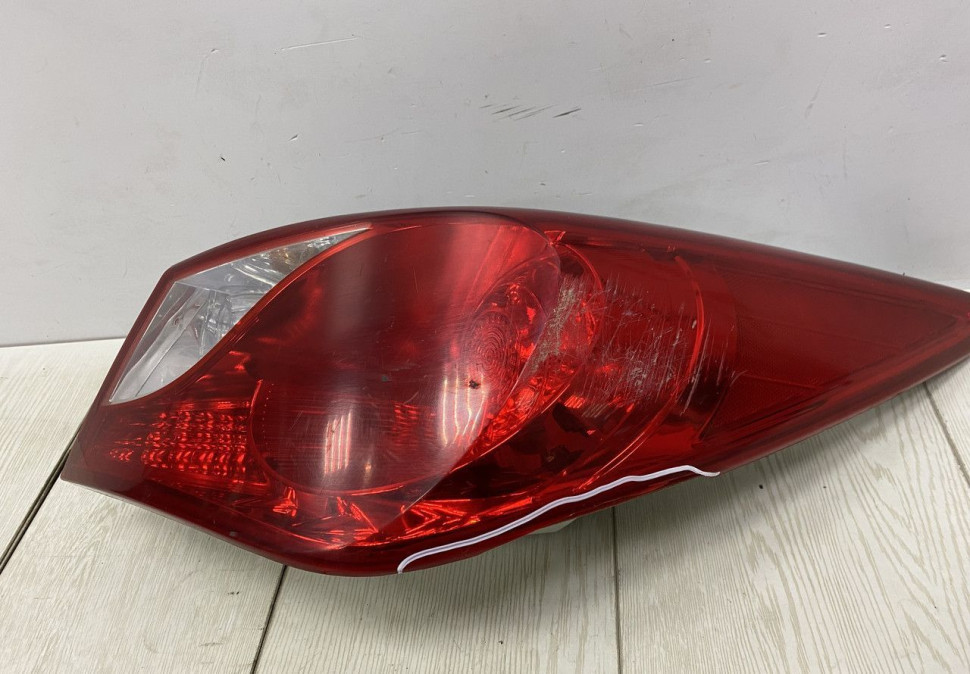 Фонарь правый внешний Hyundai Sonata 6 YF 2009 oem 924023S020 Фонарь правый внешний Hyundai Sonata 6 YF 2009 oem 924023S020