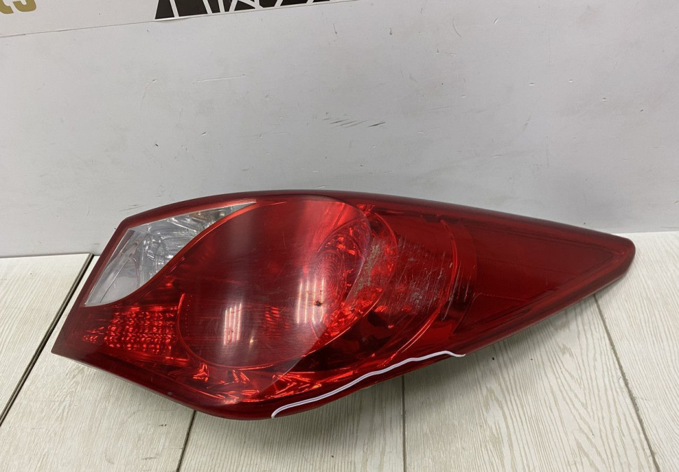 Фонарь правый внешний Hyundai Sonata 6 YF 2009 oem 924023S020 Фонарь правый внешний Hyundai Sonata 6 YF 2009 oem 924023S020