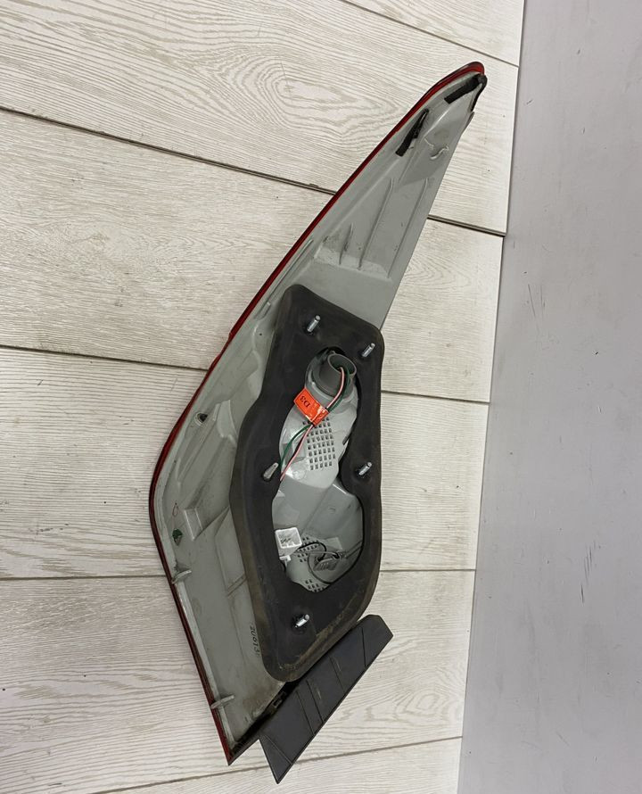 Фонарь правый внешний Hyundai Sonata 6 YF 2009 oem 924023S020 Фонарь правый внешний Hyundai Sonata 6 YF 2009 oem 924023S020