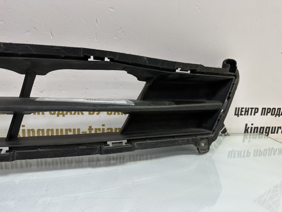 Решетка переднего бампера Hyundai Solaris 1 рестайлинг 2014 OEM 865614L500 Решетка переднего бампера Hyundai Solaris 1 рестайлинг 2014 OEM 865614L500