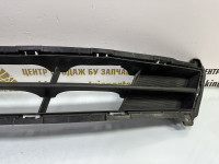 Решетка переднего бампера Hyundai Solaris 1 рестайлинг 2014 OEM 865614L500
