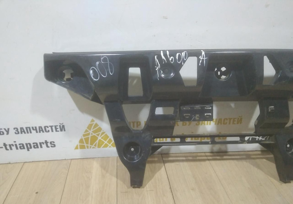 Кронштейн заднего бампера центральный бу BMW X6 F16 OEM 51127349374 Кронштейн заднего бампера центральный бу BMW X6 F16 OEM 51127349374