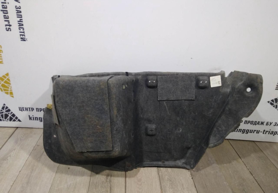 Обивка багажника левая бу Skoda Octavia A7 OEM 5EU867427E Обивка багажника левая бу Skoda Octavia A7 OEM 5EU867427E