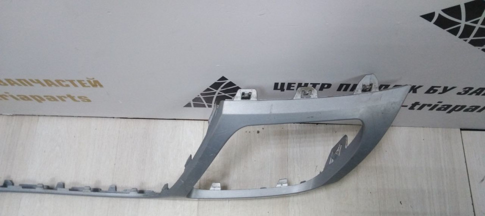 Накладка заднего бампера Volkswagen Teramont 17-20 oem 3CN807568 Накладка заднего бампера Volkswagen Teramont 17-20 oem 3CN807568