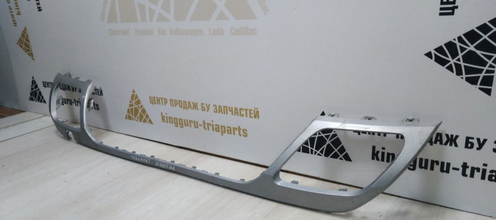 Накладка заднего бампера Volkswagen Teramont 17-20 oem 3CN807568 Накладка заднего бампера Volkswagen Teramont 17-20 oem 3CN807568