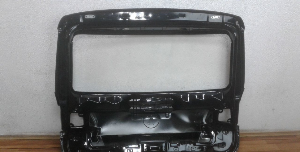 Крышка багажника Volkswagen Touareg NF oem 7p6827105a (вмятина) (скл-3)