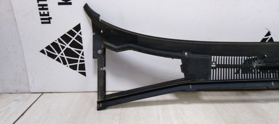 Жабо панель стеклоочистителя Chevrolet Niva oem 21238212731 (скл-3)