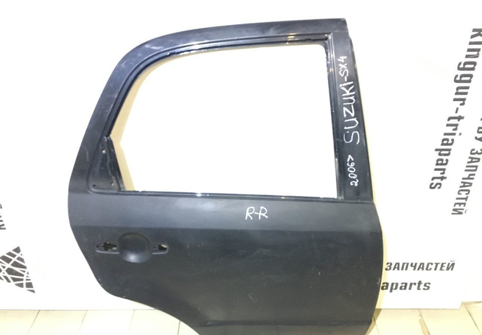 Дверь задняя правая бу Suzuki SX4 хетчбек OEM 6800375811 (скл-3)