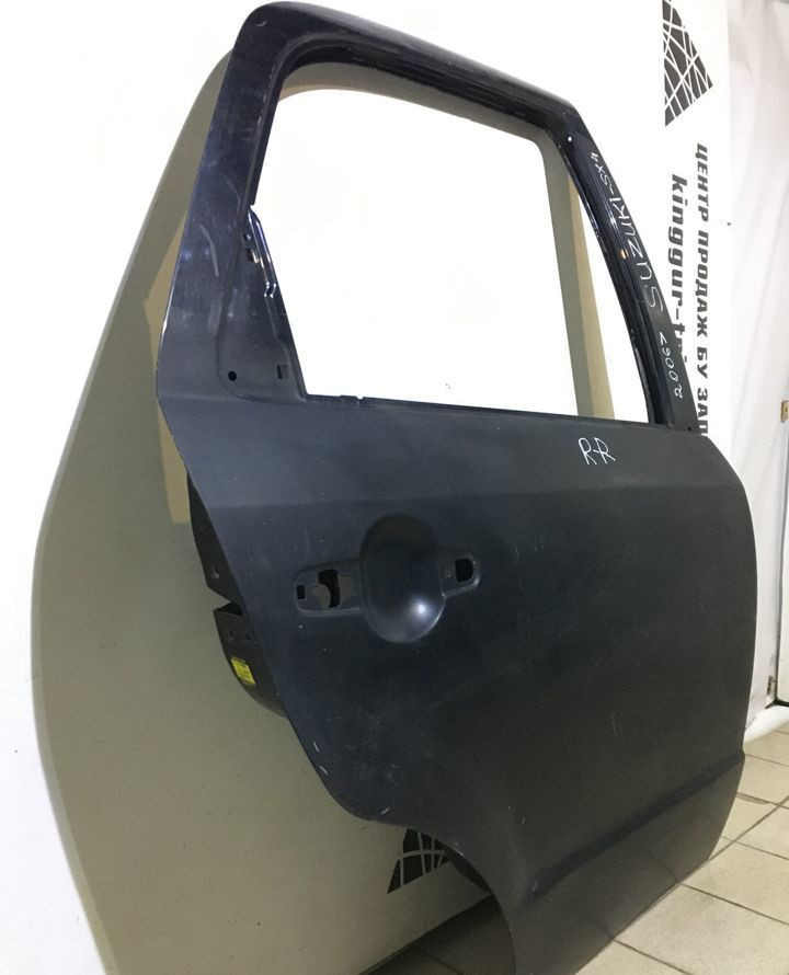 Дверь задняя правая бу Suzuki SX4 хетчбек OEM 6800375811 (скл-3)