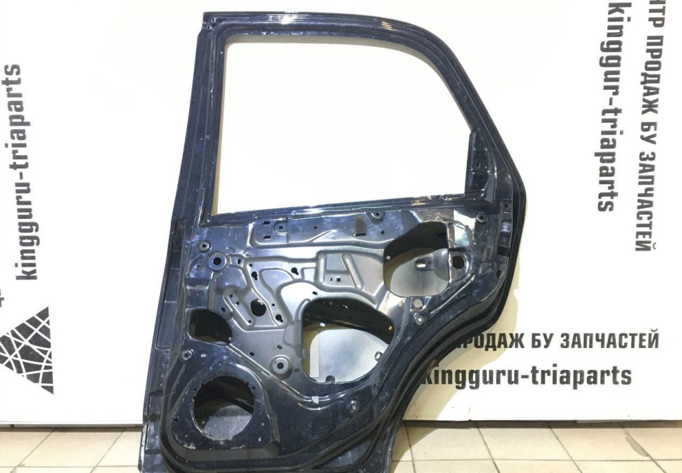 Дверь задняя правая бу Suzuki SX4 хетчбек OEM 6800375811 (скл-3)