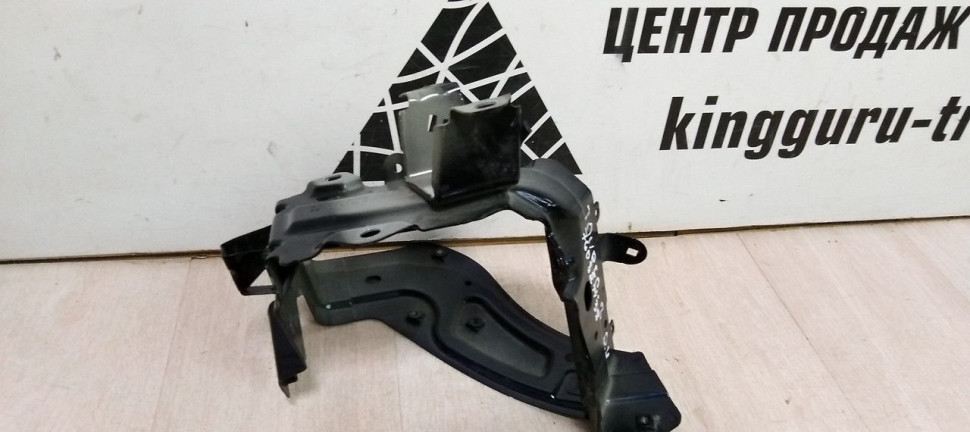 Кронштейн фары правый Volkswagen touareg 3 oem 760821138